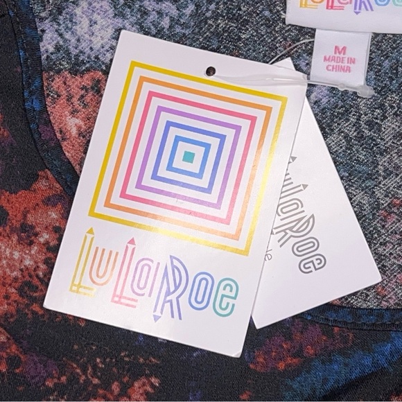 New Medium LuLaRoe Blue Purple Red Black Abstract Print Top Vneck 3/4 Sleeve - Picture 13 of 13